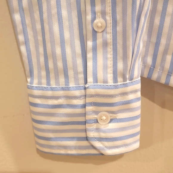 Ann Taylor button down shirt - Picture 5 of 6